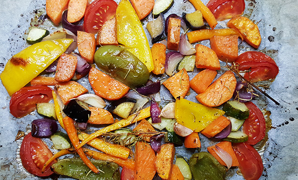 Elk jaar Bende Tragisch Geroosterde groenten en zoete aardappel uit de oven | Gewoon een foodblog!